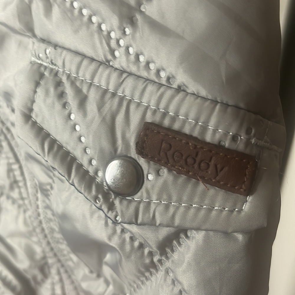 Small Reddy Vest Dog - Picture 3 of 4
